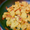響（ひびき）'s cooksnap of when they made ジャガイモとベーコンのガーリックバター.