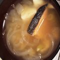 yuuu♥'s cooksnap of when they made ねぎたっぷり鮭のあら汁.