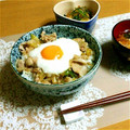 samemoon's cooksnap of when they made 簡単10分。うちのすた丼。.