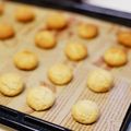 Laduree's cooksnap of when they made アマレッティー☆　イタリアのマカロン♪.