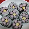 ことりオリーブ's cooksnap of when they made お花の巻き寿司（キャラ弁）.