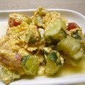 maruru-nn's cooksnap of when they made 簡単！キュウリトマトたまごマヨ炒め★.