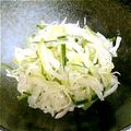 ♪あかいきのこ♪'s cooksnap of when they made 大根ときゅうりのサラダ.