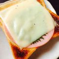 marquee＊'s cooksnap of when they made 簡単朝ごはん♩大葉のハムチーズトースト.