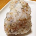 リラシャン's cooksnap of when they made ✿しらすおかかゴマオニギリ✿.