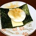 ま～るいほっぺ's cooksnap of when they made ☆～砂糖醤油のチーズ海苔巻き餅～☆.