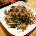 komutatata's cooksnap of when they made 簡単5分！豚バラともやしの塩コショウ炒め.