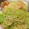 あき0304's cooksnap of when they made コンソメでキャベツとエビのパスタ☆.