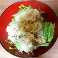 レフィア's cooksnap of when they made 肉じゃがの煮汁リメイク☆そぼろの卵とじ丼.