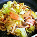 はぴこにゃん's cooksnap of when they made ☆塩鮭と野菜のオイマヨにんにく炒め☆.