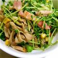 ぱぴぴちゅ's cooksnap of when they made 10分で出来る！豆苗と舞茸のベーコン炒め.