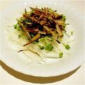akomanman's cooksnap of when they made 居酒屋風＊大根とカリッとごぼうのサラダ.