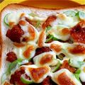 みつきやよい's cooksnap of when they made 食パンアレンジ☆唐揚げトースト.