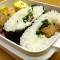 ぐーたらレシピ研究所's cooksnap of when they made 唐揚げマヨのおにぎらず.