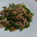 みい５２１２'s cooksnap of when they made まいたけとピーマンのバター醤油炒め.