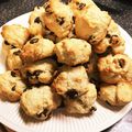 AngelSugar's cooksnap of when they made Krusteazでチョコチップスコーン.