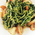 knys's cooksnap of when they made 豆苗・ちくわ・油揚げの味噌マヨ炒め.