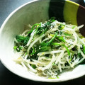 ☆こまっと☆'s cooksnap of when they made もやしとほうれん草の酢醤油和え.
