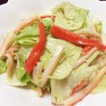 ayaakari's cooksnap of when they made 簡単レタスとカニカマの麺つゆマヨ和え.