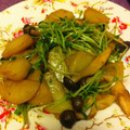 クマたぬき's cooksnap of when they made 豆苗と豚こまときのこのガリバタ醤油炒め☆.