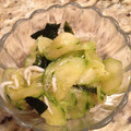 sachinchan's cooksnap of when they made きゅうりとわかめとしらすの酢の物.