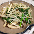ぼびぃ's cooksnap of when they made モヤシとにらと、しめじ炒め.