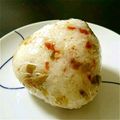 htmrk's cooksnap of when they made 夏にぴったり！！梅肉と搾菜のおにぎり♡.