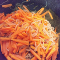 ひとさん0's cooksnap of when they made 人参と白滝の炒め物.
