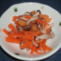 すー＆はる's cooksnap of when they made しめじと人参のおかか和え.