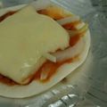 かりんちゃんのごはん's cooksnap of when they made フライパンで作る！簡単餃子の皮ピザ.