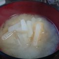 みい５２１２'s cooksnap of when they made 大根とお揚げのお味噌汁(▰˘◡˘▰).