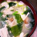 ユーロン's cooksnap of when they made なめこと豆腐と若布の味噌汁.