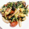 あやぽんのすけ's cooksnap of when they made ほうれん草✿しめじ✿ウインナー✿卵炒め♡.