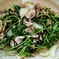 ゆっちょん1017's cooksnap of when they made 超絶簡単！豚肉と豆苗の塩こんぶ炒め.