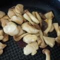 kaaaya73's cooksnap of when they made ささみときのこのバターオイスター炒め.