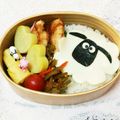 mimo14's cooksnap of when they made ひつじのショーン キャラ弁オムライス.