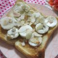 miyuki12's cooksnap of when they made バナナとナッツでバタートースト.