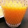 るんぼーまーぼー's cooksnap of when they made りんごとみかん、にんじんのスムージー.