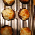 rikayuna's cooksnap of when they made 簡単椎茸のツナマヨチーズ焼き.