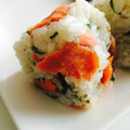ベルっちょ's cooksnap of when they made シャケとしらすと大葉のおにぎり.