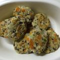 しおりんこ★'s cooksnap of when they made 離乳食 手づかみ食べに 豆腐ハンバーグ.