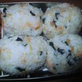 Match's cooksnap of when they made 鮭＆わかめ♪のおにぎり☆.