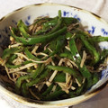 yntaaan's cooksnap of when they made ピーマンとえのきのゆかり炒め.