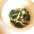 RYK1205's cooksnap of when they made えのきとわかめの胡麻ポン和え☆.