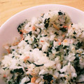 はるたんママ0727's cooksnap of when they made 鮭フレークとほうれん草の塩バター炒飯.