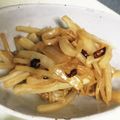 yuamamaman's cooksnap of when they made 照りが決め手、大根の皮のピリ辛金平.