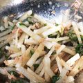 ☆mickey★'s cooksnap of when they made 簡単にあと一品♡大根とツナのサラダ♪.
