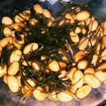 雅1985's cooksnap of when they made 簡単煮物☆おばあちゃんの昆布とお豆.