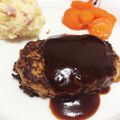 Snih_'s cooksnap of when they made ウェイパーと焼肉のﾀﾚで本格ハンバーグ.