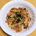 mocomoco♪'s cooksnap of when they made ★簡単★大根とベーコンの炒め物.